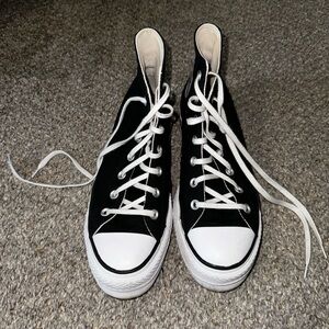 Used Size 9 Black and White Platform Converse